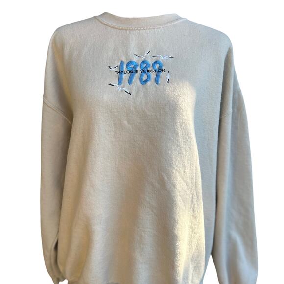 Taylor Swift 1989 Taylor's Version Embroidered Logo Crewneck Sweatshirt Size Lg - Picture 1 of 7